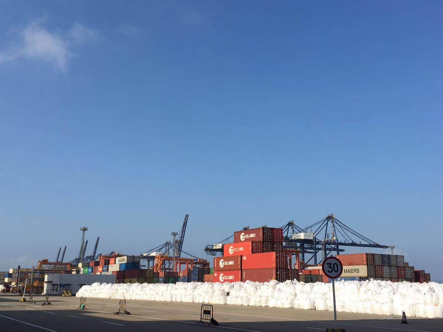 上海华绳对广东珠海国际货柜码头公司进行港机用钢丝绳技术服务