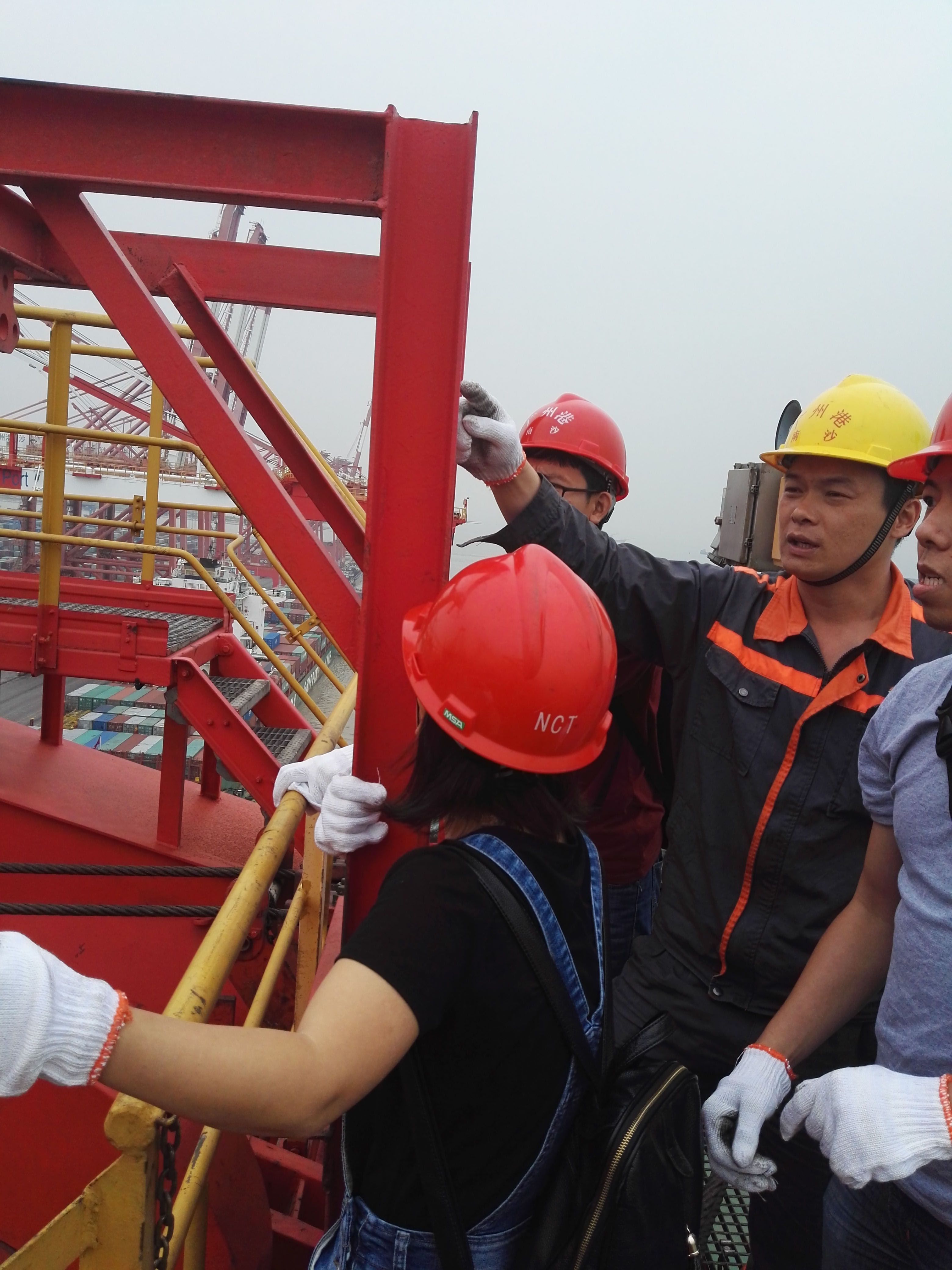 华东钢绳新员工于广州港参观学习