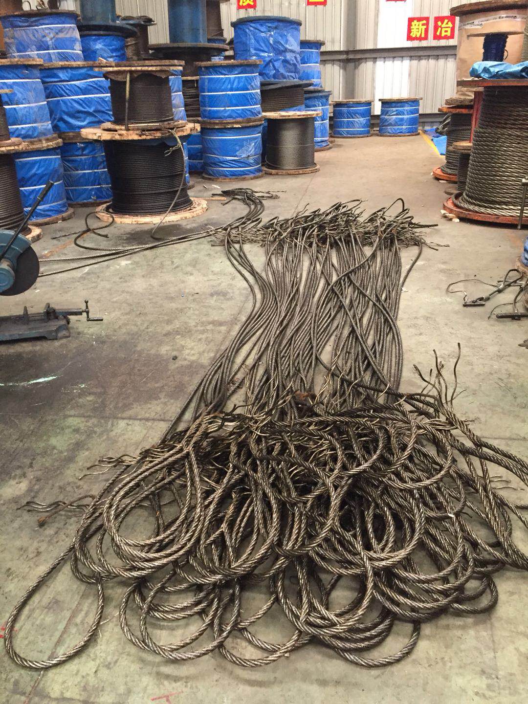 供应新治钢的吊索具在上海华绳钢绳有限公司正在加工制作中