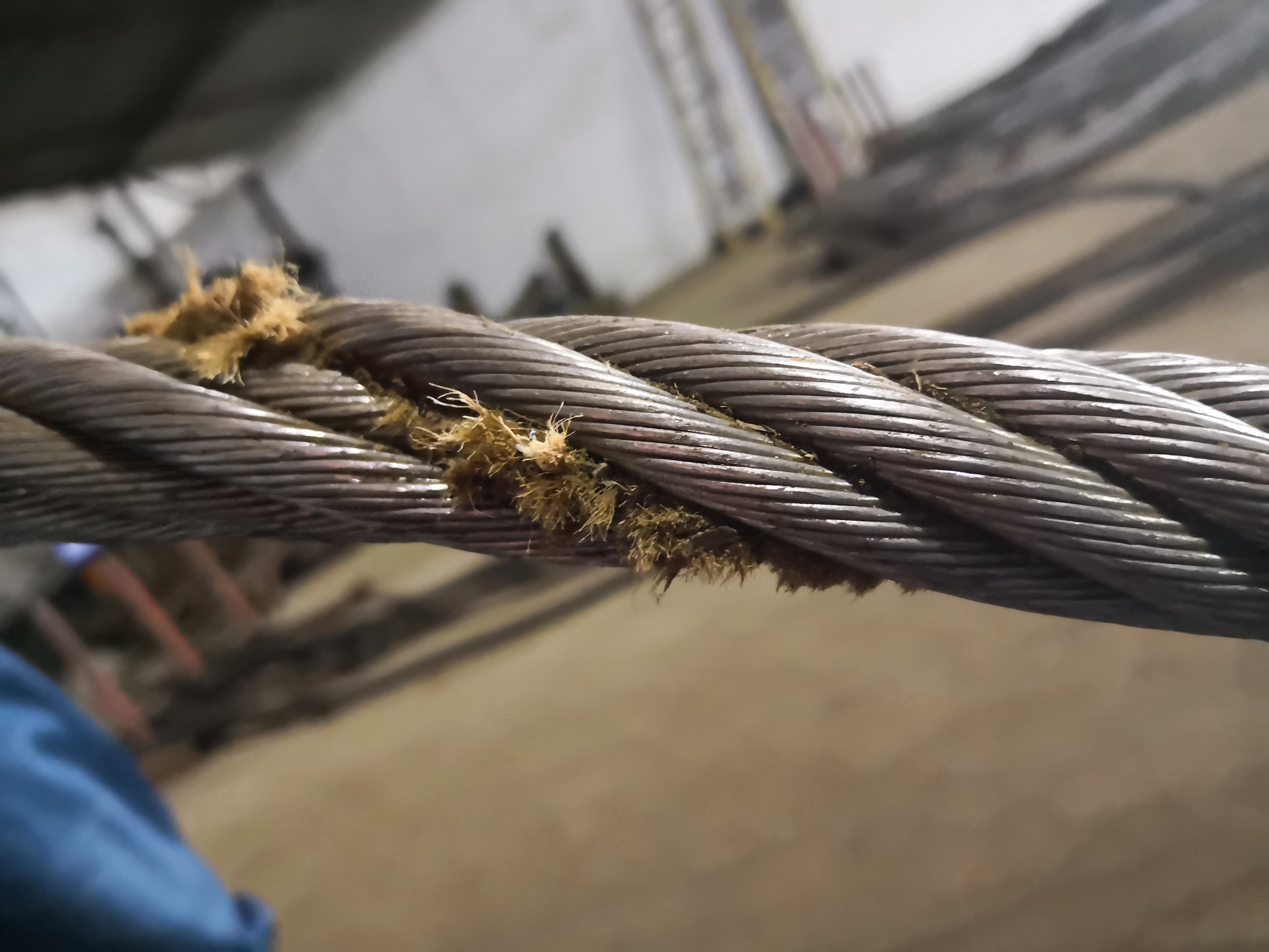 塔吊钢丝绳锈蚀如何处理?怎么正确保养钢丝绳?